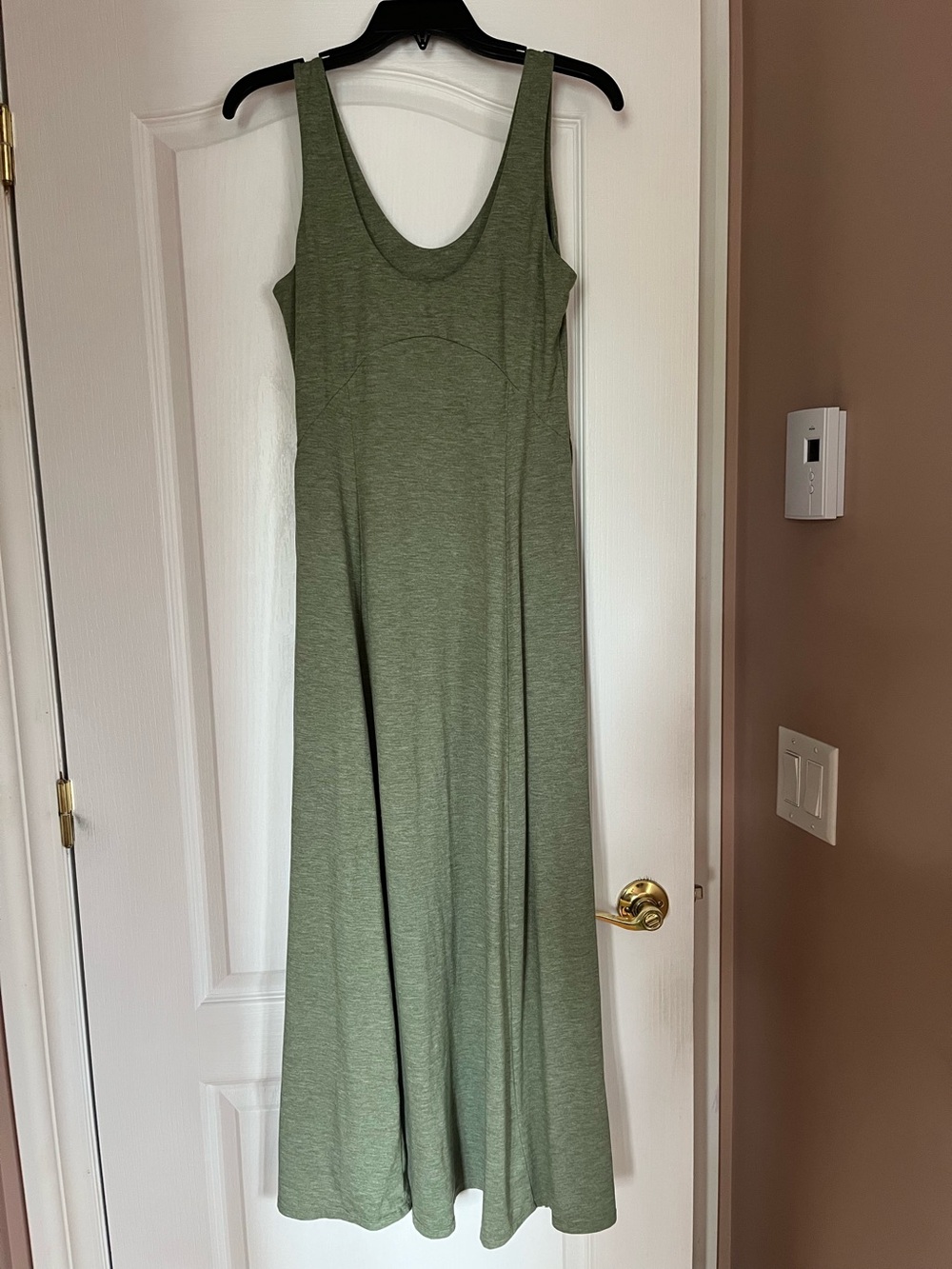 HALARA Olive Green Sleeveless Scoop Maxi Dress